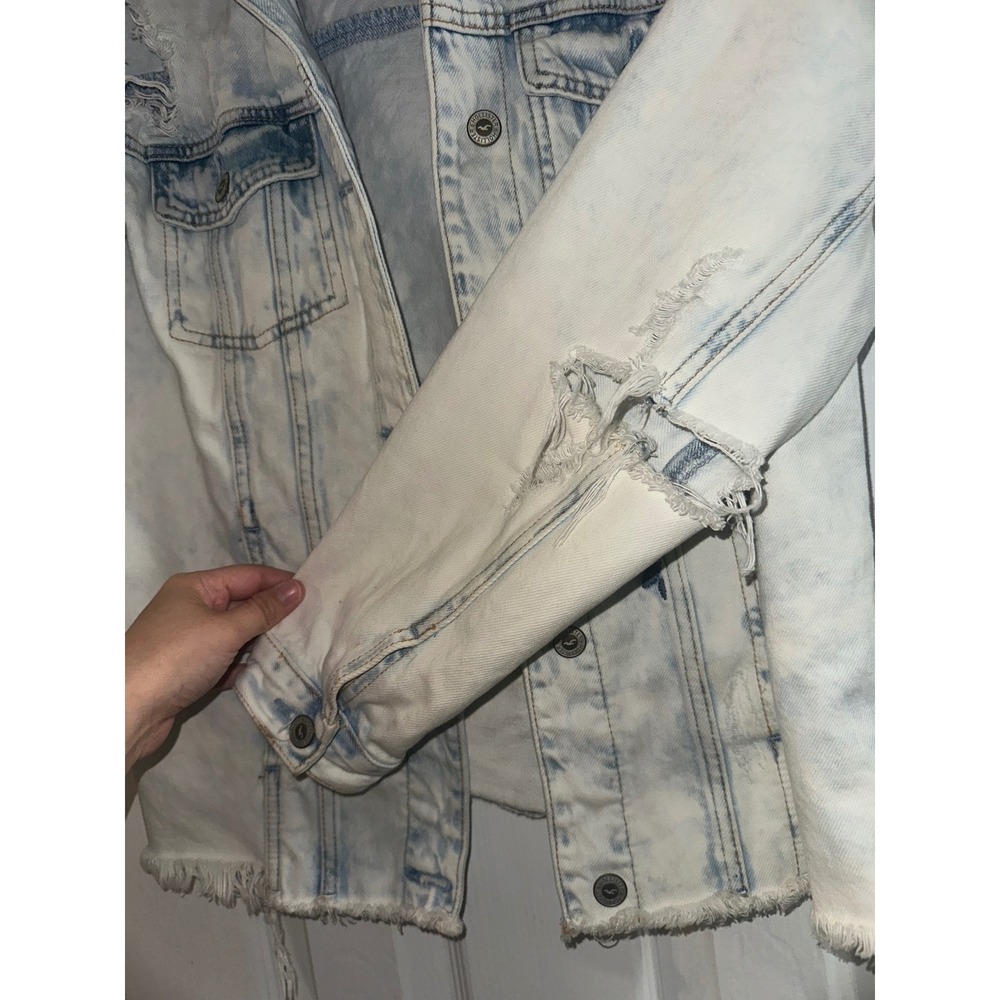 Hollister Floral Embroidered Distressed Denim Jacket Light Acid Wash Womens M - Picture 6 of 8